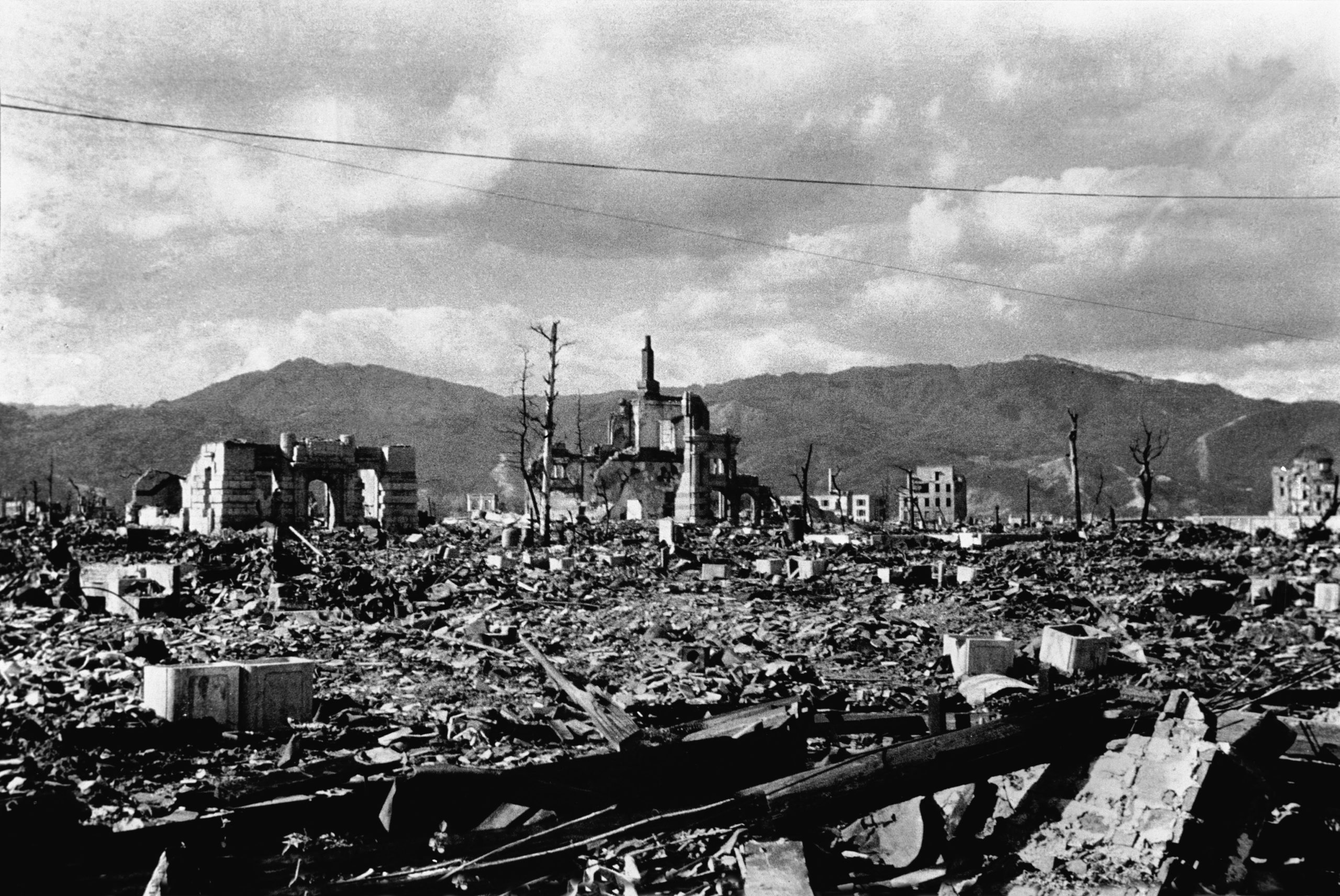 Город после взрыва. Япония Хиросима и Нагасаки.